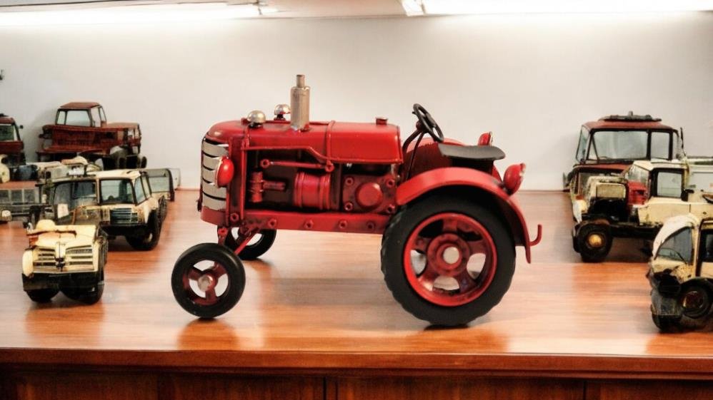 Red Metal Tractor Ornament 17cm - GlenGiftsuk